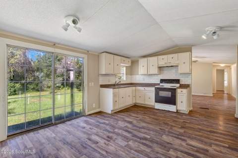 1210 Cypress Street, Darien GA - photo 13 of 35