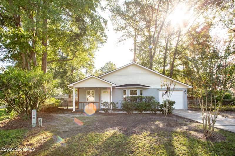3 bedroom Single Family Residence at 100 Royal Way, Royal Wood, Kingsland — photo 1
