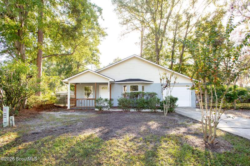 3 bedroom Single Family Residence at 100 Royal Way, Royal Wood, Kingsland — photo 2