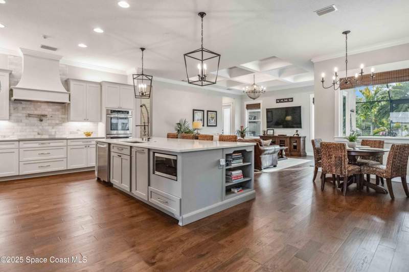 6 bedroom Single Family Residence at 4620 Highway 1, Grant, Grant — photo 4