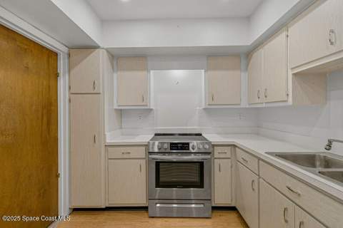 725 Port Malabar Boulevard #111, Palm Bay FL - photo 10 of 27