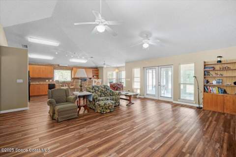 4220 Robins Hill Court, Mims FL - photo 12 of 51