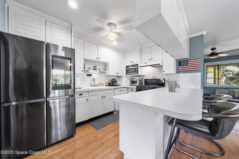 9633 Honeysuckle Drive, Sebastian FL - photo 10 of 40