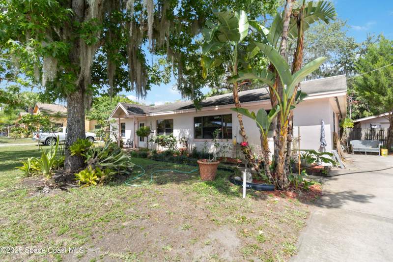 5 bedroom Single Family Residence at 424 Lenore Avenue, Lenore Addn To Titusville, Titusville — photo 3
