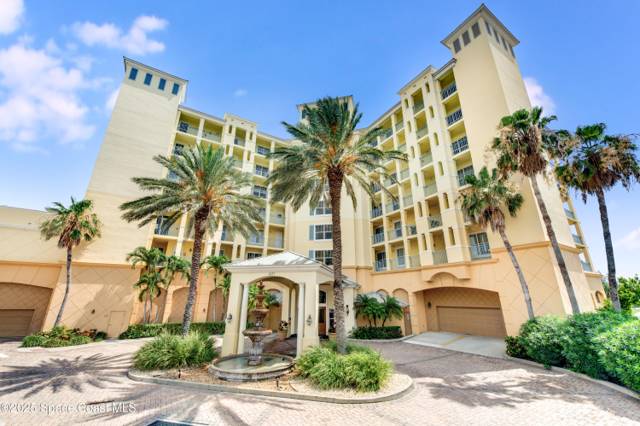 Pineapple House Condominium