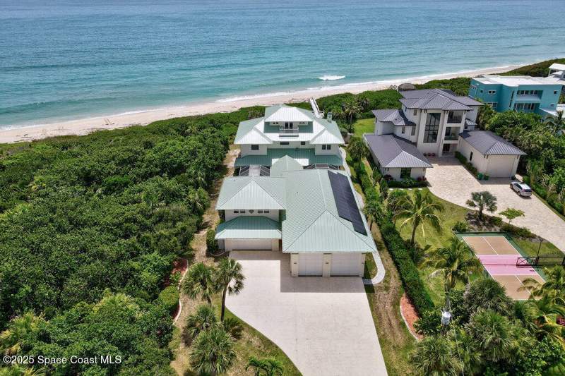 5 bedroom Single Family Residence at 8855 Highway A1a, Melbourne Beach, Melbourne Beach — photo 3