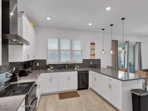 475 Strand Drive, Melbourne Beach FL - photo 6 of 41