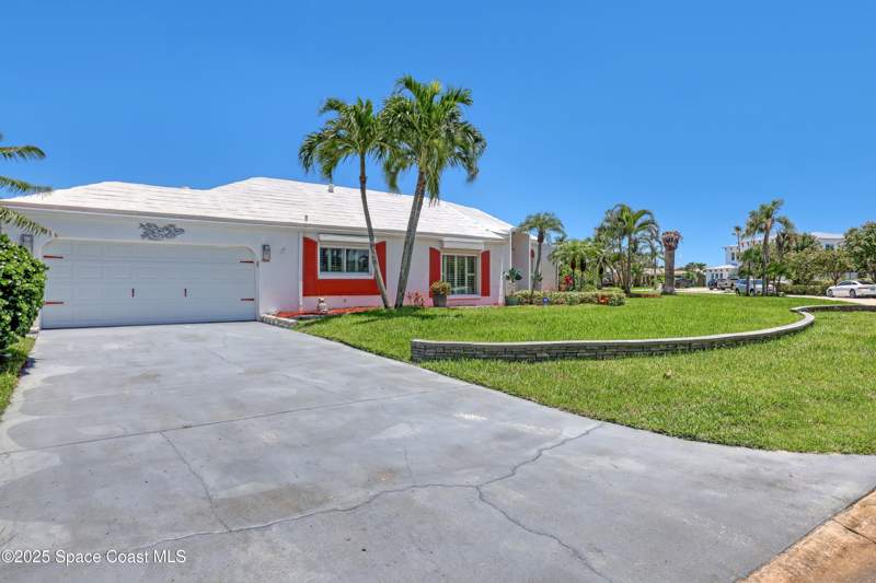 4 bedroom Single Family Residence at 55 Country Club Road, Cocoa Isles Country Club Section Phase 1, Cocoa Beach — photo 4