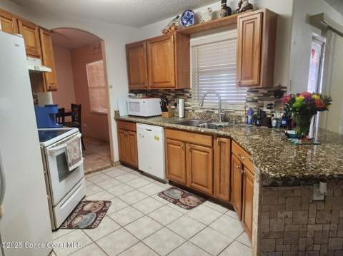 2971 SE Gabrysh Avenue, Palm Bay FL - photo 7 of 12