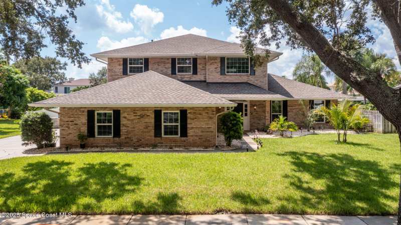 4 bedroom Single Family Residence at 138 Windward Way, Windward Cove, Indian Harbour Beach — photo 1