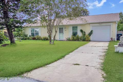 1426 Healey Street, Palm Bay FL - photo 7 of 32