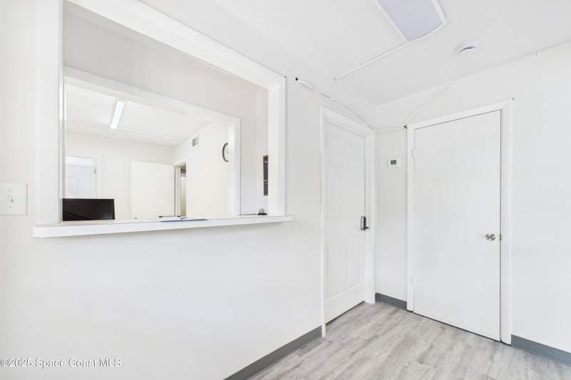3 bedroom Single Family Residence at 1340 S Wickham Road, L S T Estates, Melbourne — photo 2