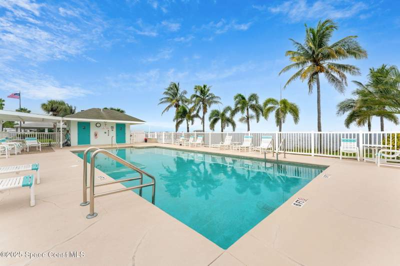 2 bedroom Manufactured Home at 206 Liberty Lane, A1A Condo Park Condo, Melbourne Beach — photo 4