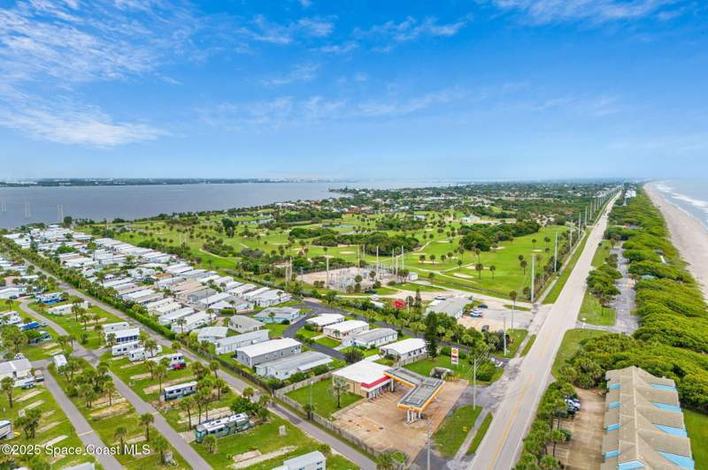 2 bedroom Manufactured Home at 206 Liberty Lane, A1A Condo Park Condo, Melbourne Beach — photo 2
