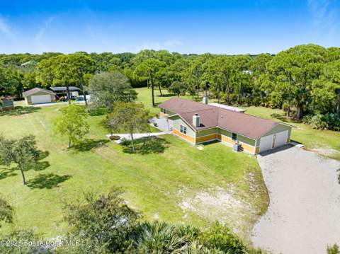 6570 Whispering Pines Lane, Grant FL - photo 15 of 62