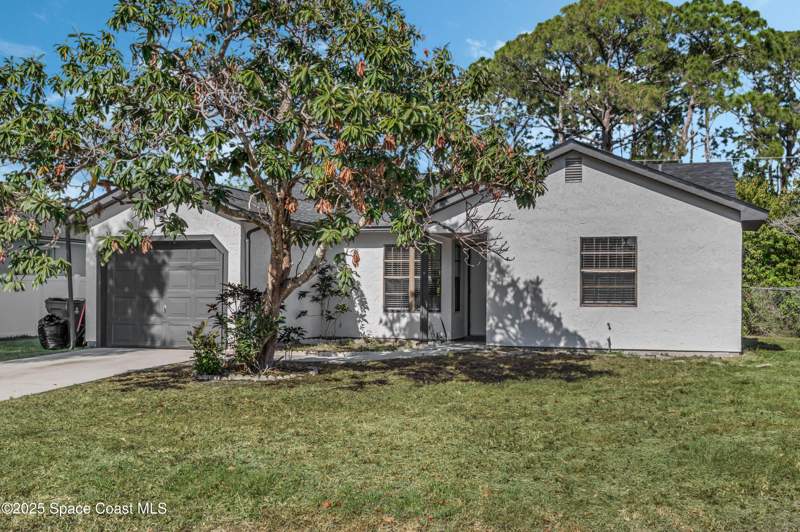 3 bedroom Single Family Residence at 2861 Detached Circle, Port Malabar Unit 46, Palm Bay — photo 2