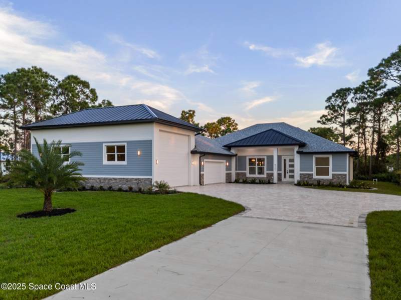 5 bedroom Single Family Residence at 4721 Blossom Ridg Place, Riverview Terrace, Grant-Valkaria — photo 3