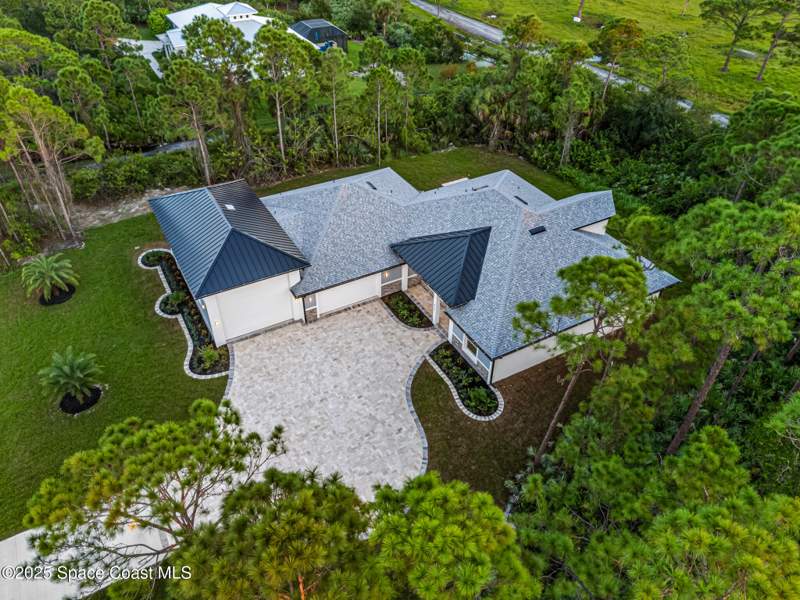 5 bedroom Single Family Residence at 4721 Blossom Ridg Place, Riverview Terrace, Grant-Valkaria — photo 4