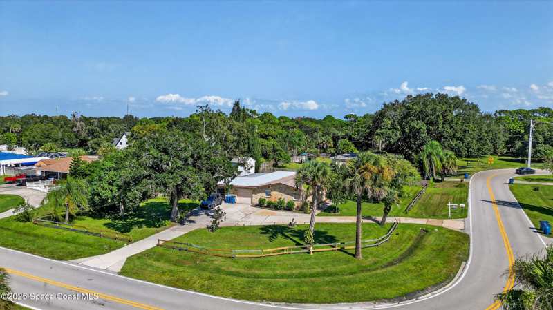 4 bedroom Single Family Residence at 853 Knecht Road, Palm Bay, Palm Bay — photo 1