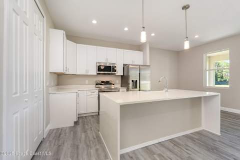 900 Lava Street, Palm Bay FL - photo 7 of 39