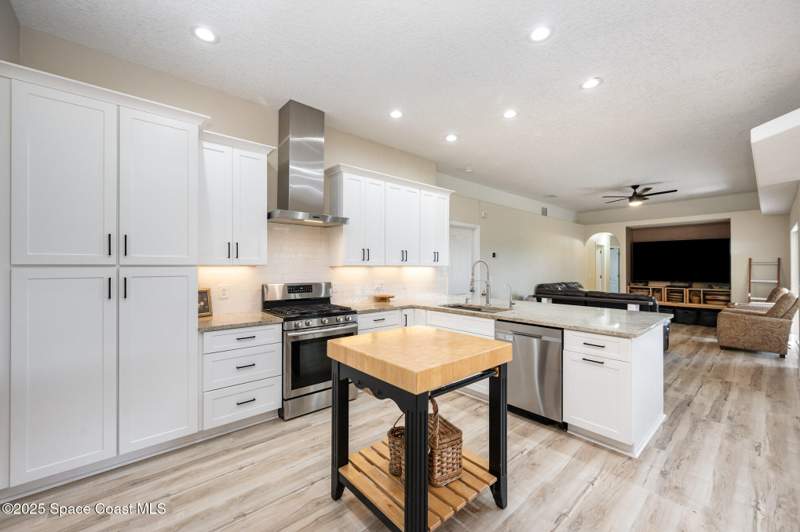 4 bedroom Single Family Residence at 5071 Somerville Drive, Somerville Subdivision Phase 1 Viera N Pud, Rockledge — photo 5