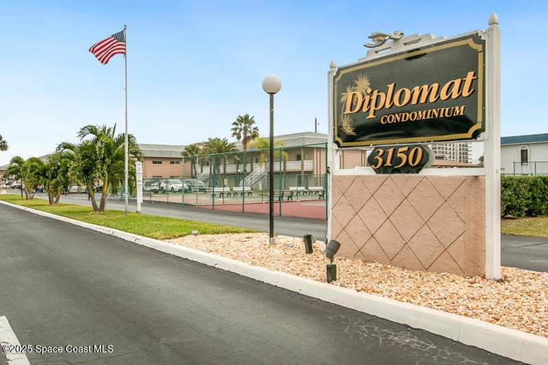 2 bedroom Condominium at 3150 N Atlantic Avenue #23-330, The Diplomat Apts Condo Ph IV, Cocoa Beach — photo 3