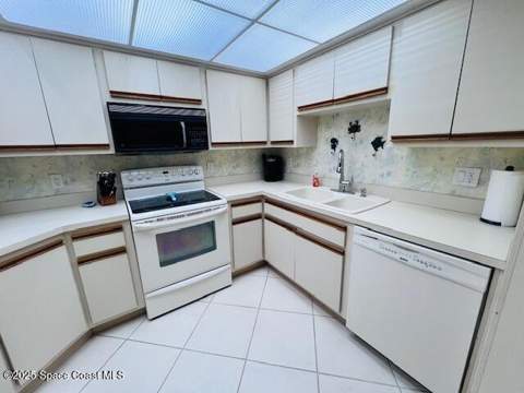 760 S Brevard Avenue #321, Cocoa Beach FL - photo 13 of 47
