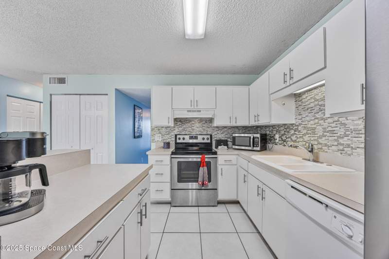 3 bedroom Townhouse at 3112 Manor Drive, Windsor Park Townhomes, Palm Bay — photo 3
