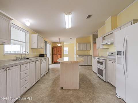7620 Boxelder Road, Micco FL - photo 13 of 47