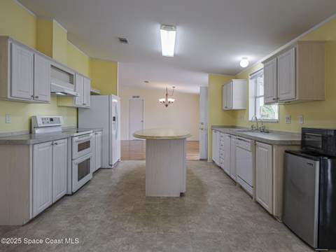 7620 Boxelder Road, Micco FL - photo 15 of 47