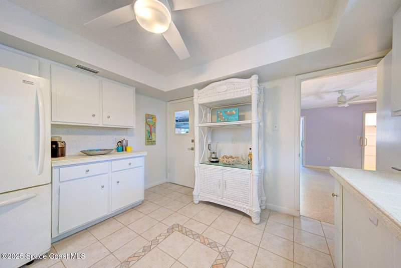 3 bedroom Single Family Residence at 6545 Floridana Avenue, Floridana Beach 1st Addn, Melbourne Beach — photo 4
