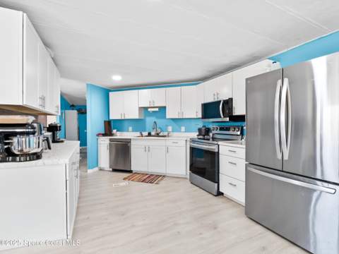1040 Waterway Drive, Barefoot Bay FL - photo 8 of 32