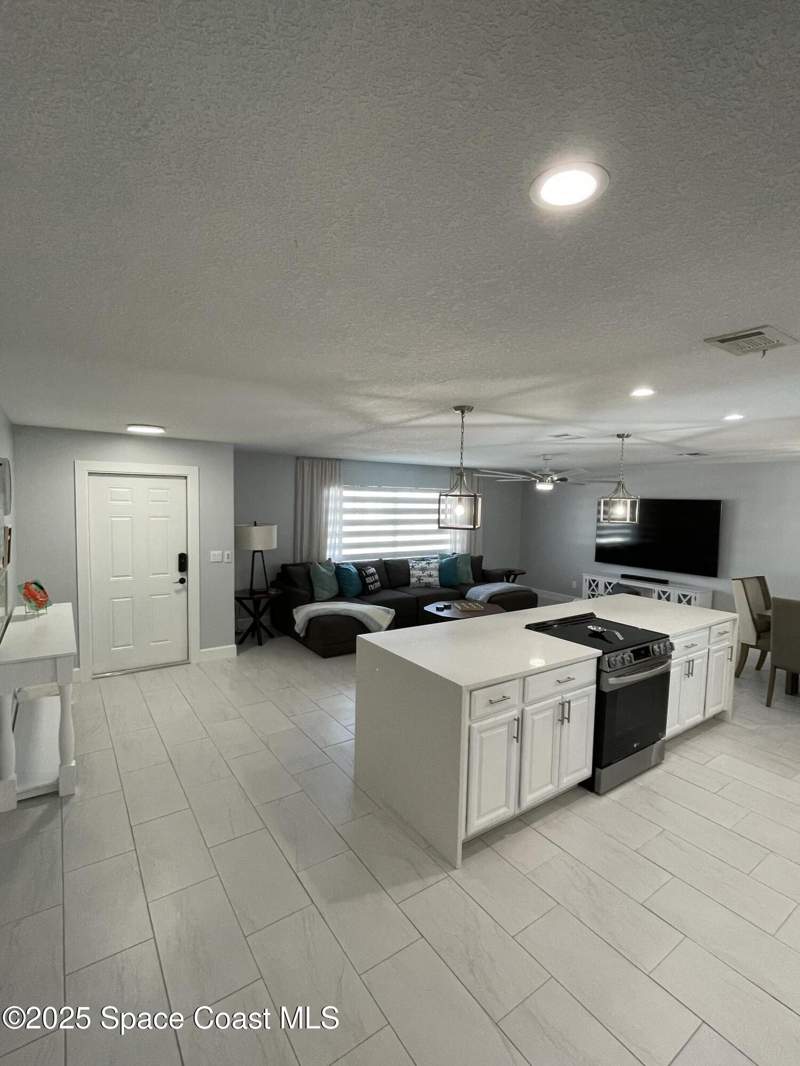 3 bedroom Single Family Residence at 1695 N Banana River Drive, Riviera Isles Sec 2, Merritt Island — photo 5