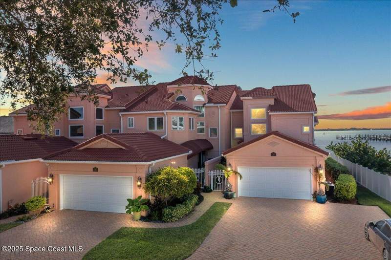 3 bedroom Condominium at 254 Seaview Street #B, The Landings of Melbourne Bch Condo Ph I, Melbourne Beach — photo 5
