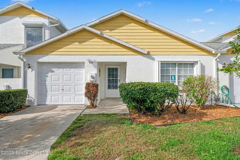 2 bedroom Townhouse at 904 Maplewood Court, Villas at Suntree Unit 3 A Re- Plat of A Pt of Pa, Melbourne — photo 1