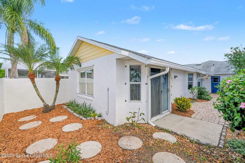 2 bedroom Townhouse at 904 Maplewood Court, Villas at Suntree Unit 3 A Re- Plat of A Pt of Pa, Melbourne — photo 2