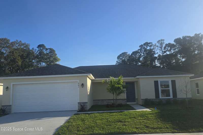 3 bedroom Single Family Residence at 961 SW Richmond Circle, Richmond Cove, Palm Bay — photo 1
