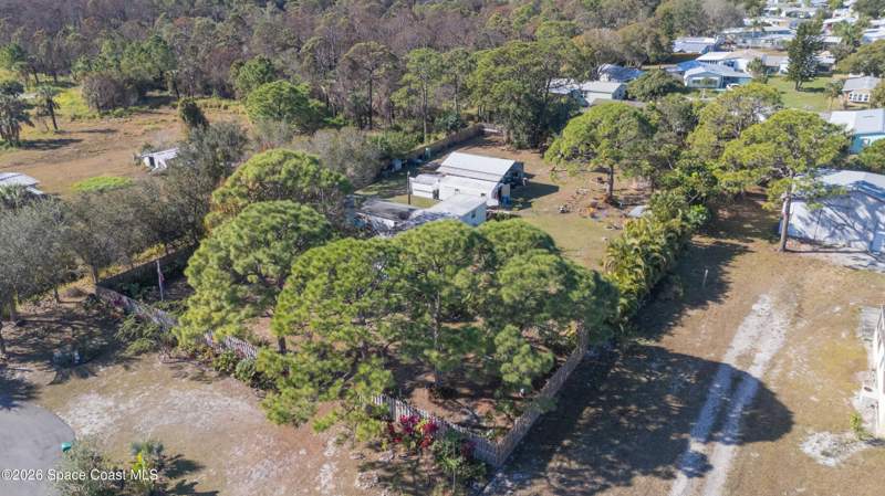 4 bedroom Mobile Home at 8280 Pine Ridge Trail, Pineridge Heights, Sebastian — photo 3