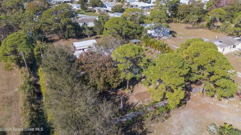 4 bedroom Mobile Home at 8280 Pine Ridge Trail, Pineridge Heights, Sebastian — photo 4