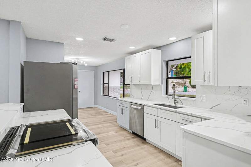3 bedroom Single Family Residence at 117 Gary Lane, River Heights, Cocoa — photo 3