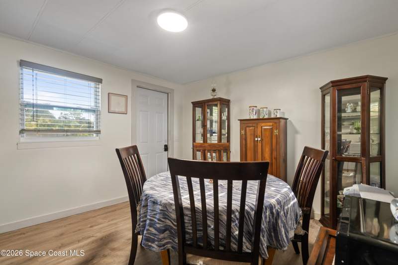 4 bedroom Mobile Home at 8280 Pine Ridge Trail, Pineridge Heights, Sebastian — photo 4