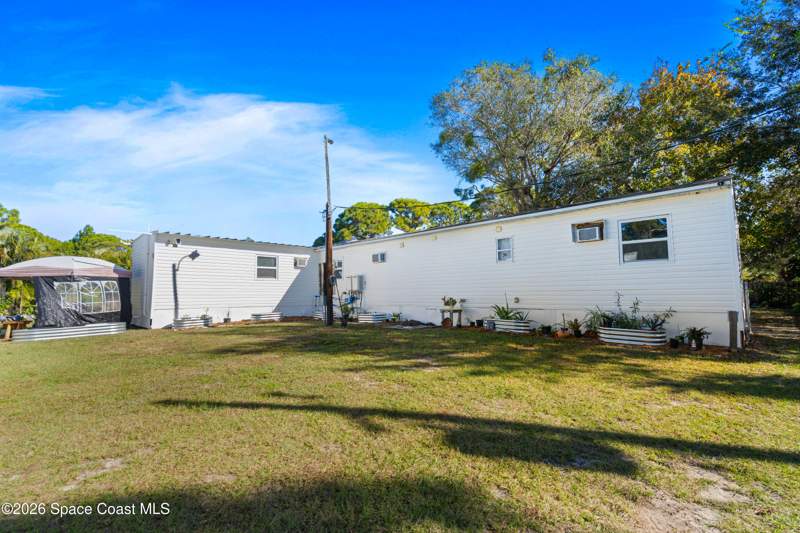 4 bedroom Mobile Home at 8280 Pine Ridge Trail, Pineridge Heights, Sebastian — photo 3