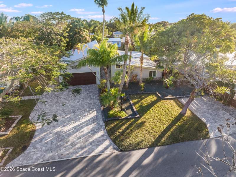 3 bedroom Single Family Residence at 331 Avenida Del Sol Avenue, Ocean Park 2nd Addn To, Indialantic — photo 2