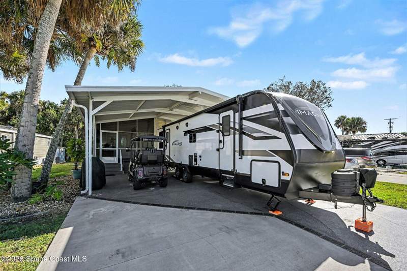 2 bedroom RV Community at 302 Plantation Drive, The Great Outdoors Premier RV/Golf Resort III, Titusville — photo 4