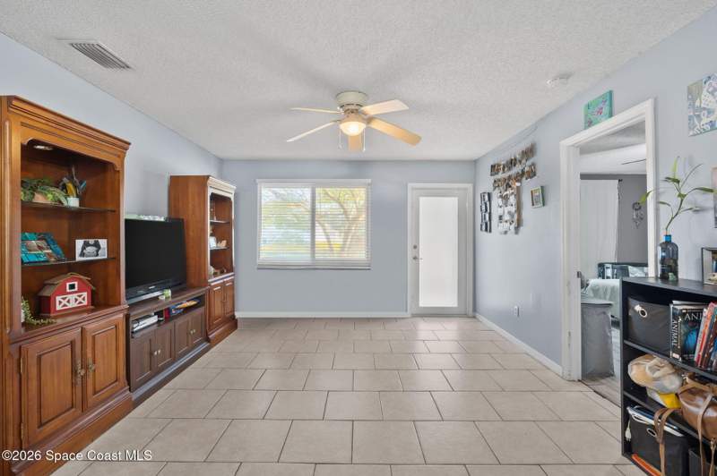 3 bedroom Single Family Residence at 950 Barbados Avenue, Port Malabar Unit 12, Palm Bay — photo 4