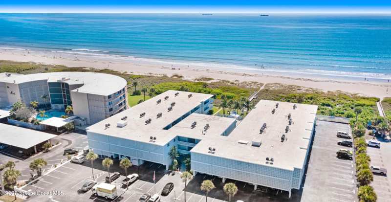 1 bedroom Condominium at 4800 N Ocean Beach Boulevard #304, Atlantique Condo Apts, Cocoa Beach — photo 1
