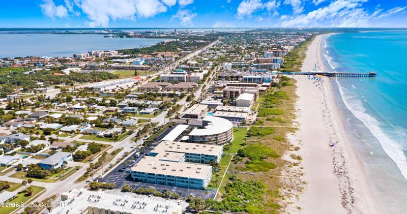 1 bedroom Condominium at 4800 N Ocean Beach Boulevard #304, Atlantique Condo Apts, Cocoa Beach — photo 3
