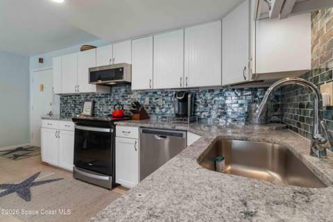 4800 N Ocean Beach Boulevard #304, Cocoa Beach FL - photo 7 of 11