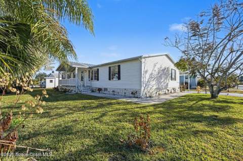 926 Laurel Circle, Barefoot Bay FL - photo 6 of 39