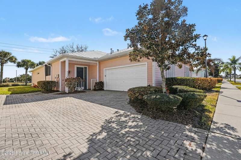 3 bedroom Single Family Residence at 4220 Alamanda Key Drive, Alamanda Key Phase I, Melbourne — photo 1